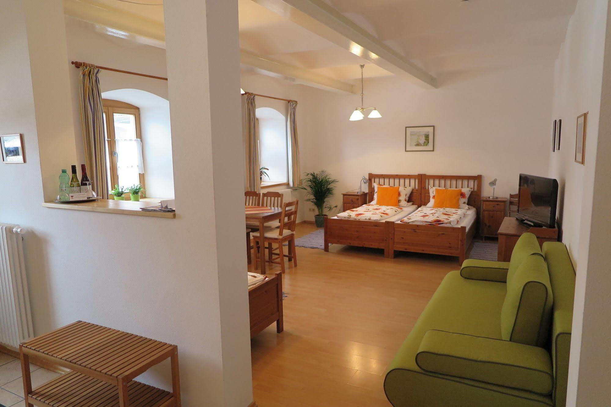 Pension Bernhardhof Otterfing المظهر الخارجي الصورة