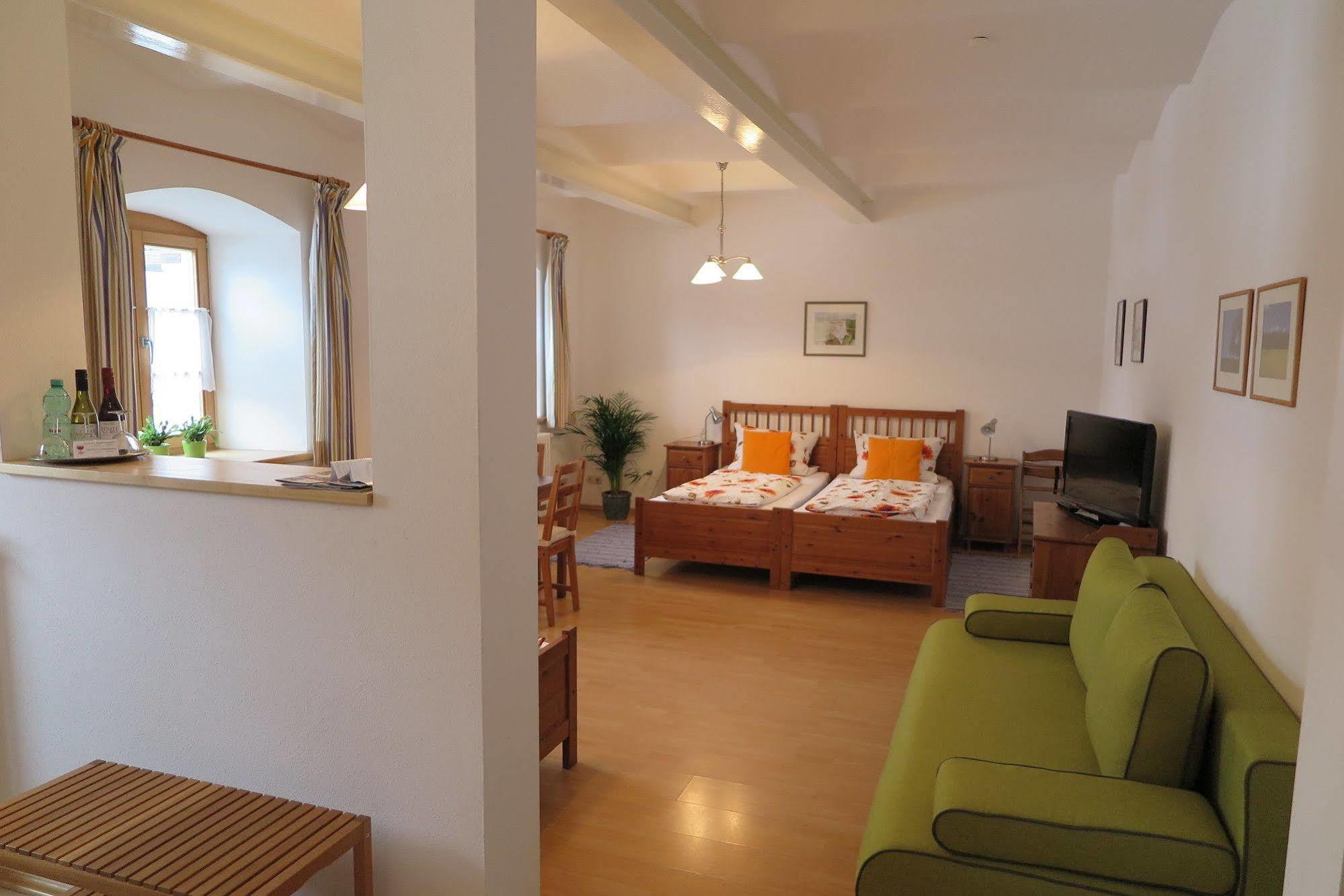 Pension Bernhardhof Otterfing المظهر الخارجي الصورة