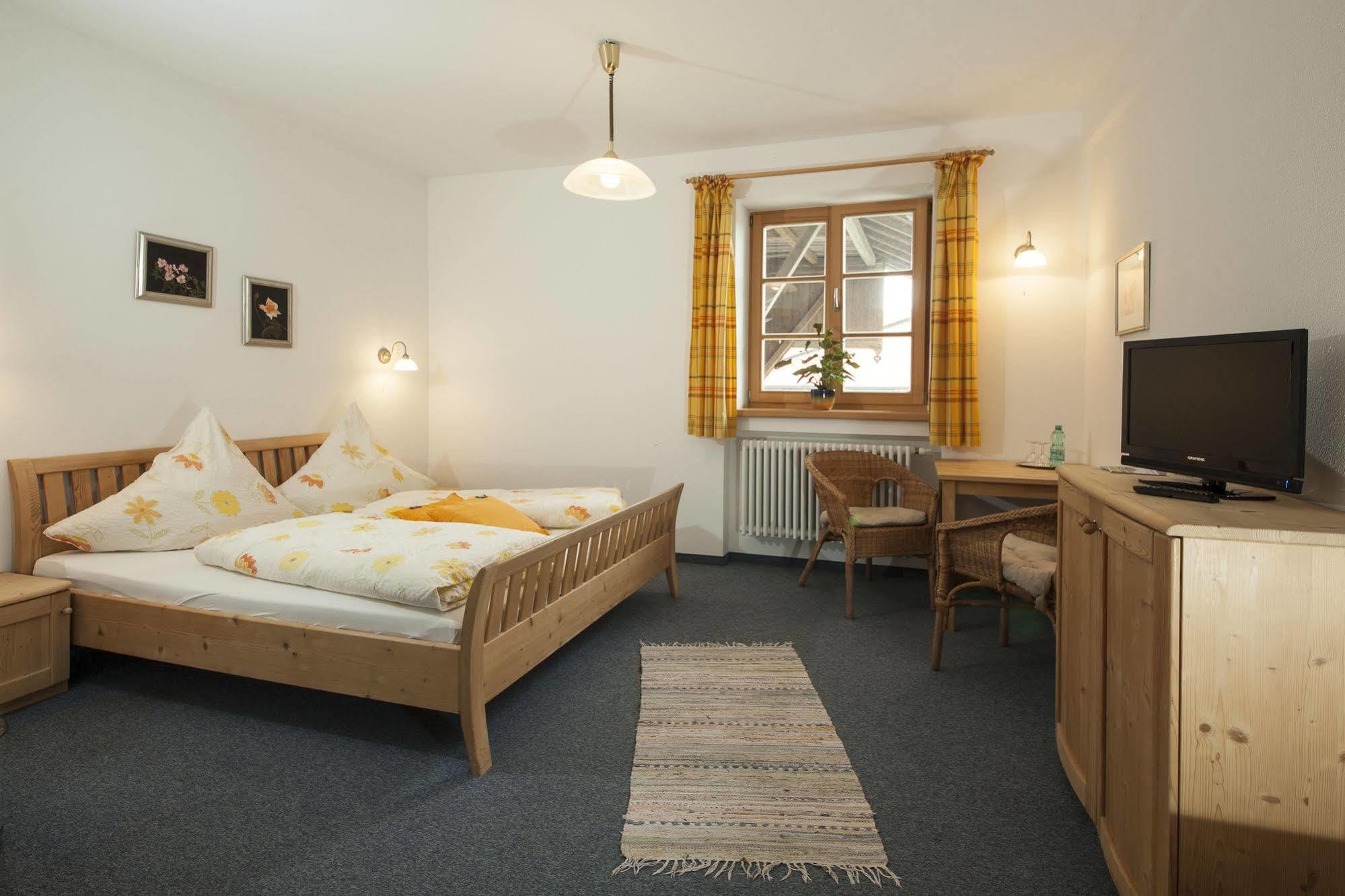 Pension Bernhardhof Otterfing المظهر الخارجي الصورة