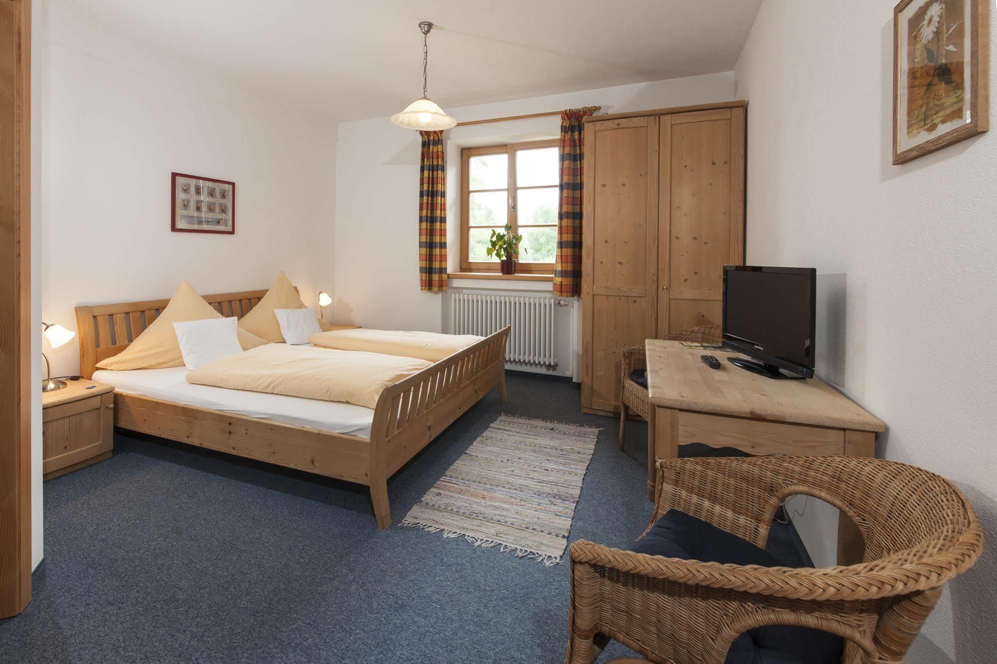 Pension Bernhardhof Otterfing المظهر الخارجي الصورة