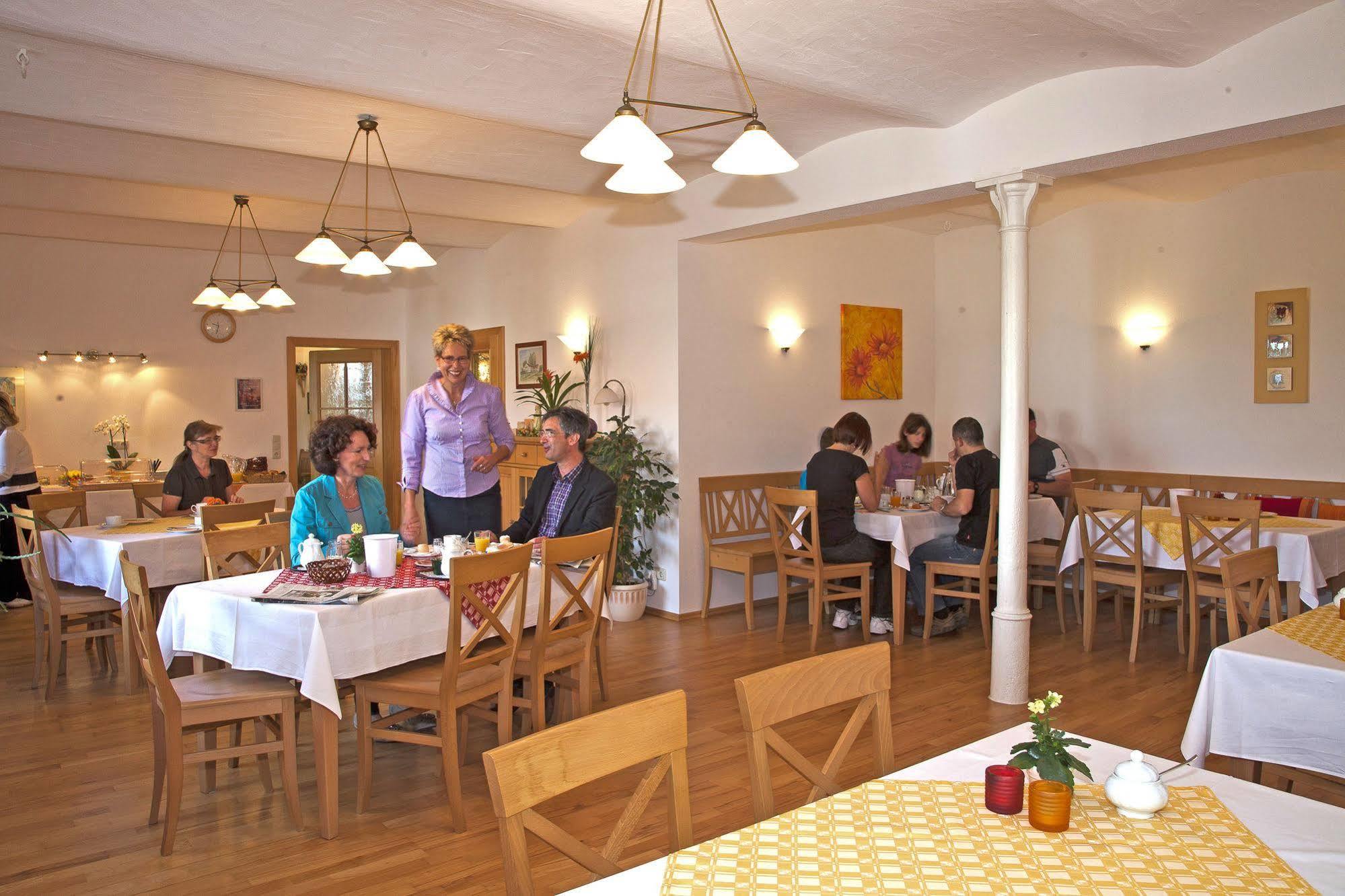 Pension Bernhardhof Otterfing المظهر الخارجي الصورة